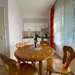 Anonymus Vendeghaz Appartement