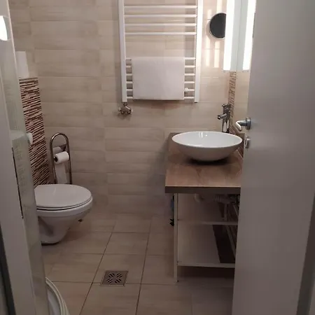 Anonymus Apartman *